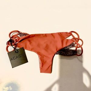 NWT Acacia strappy peach bottom